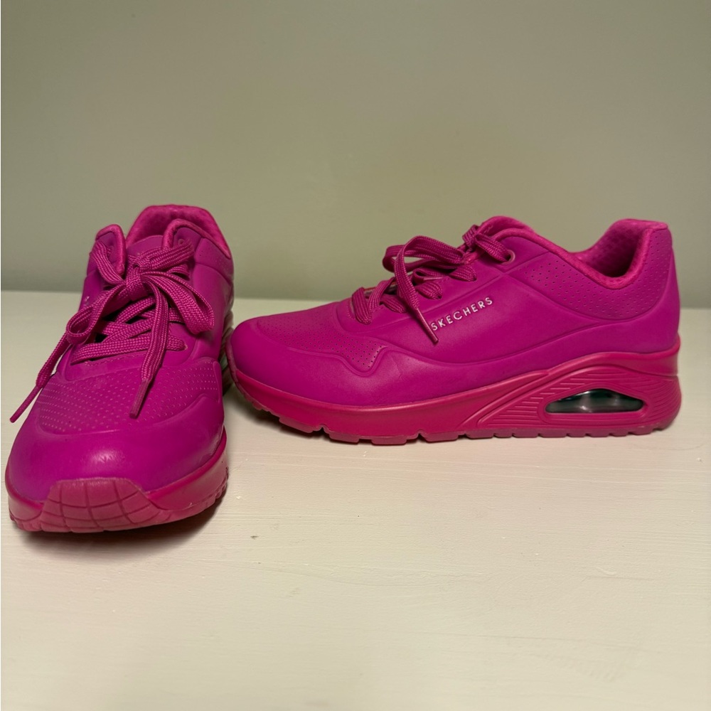 Skechers Women's Fuchsia Sneakers